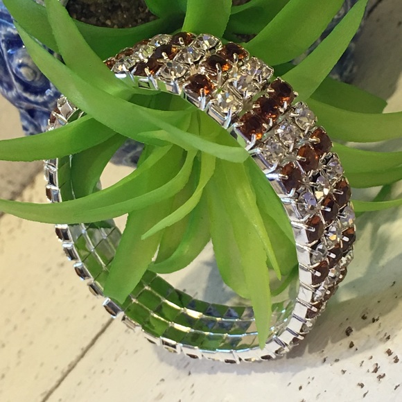 2 Stretchy Bracelets - Picture 3 of 8